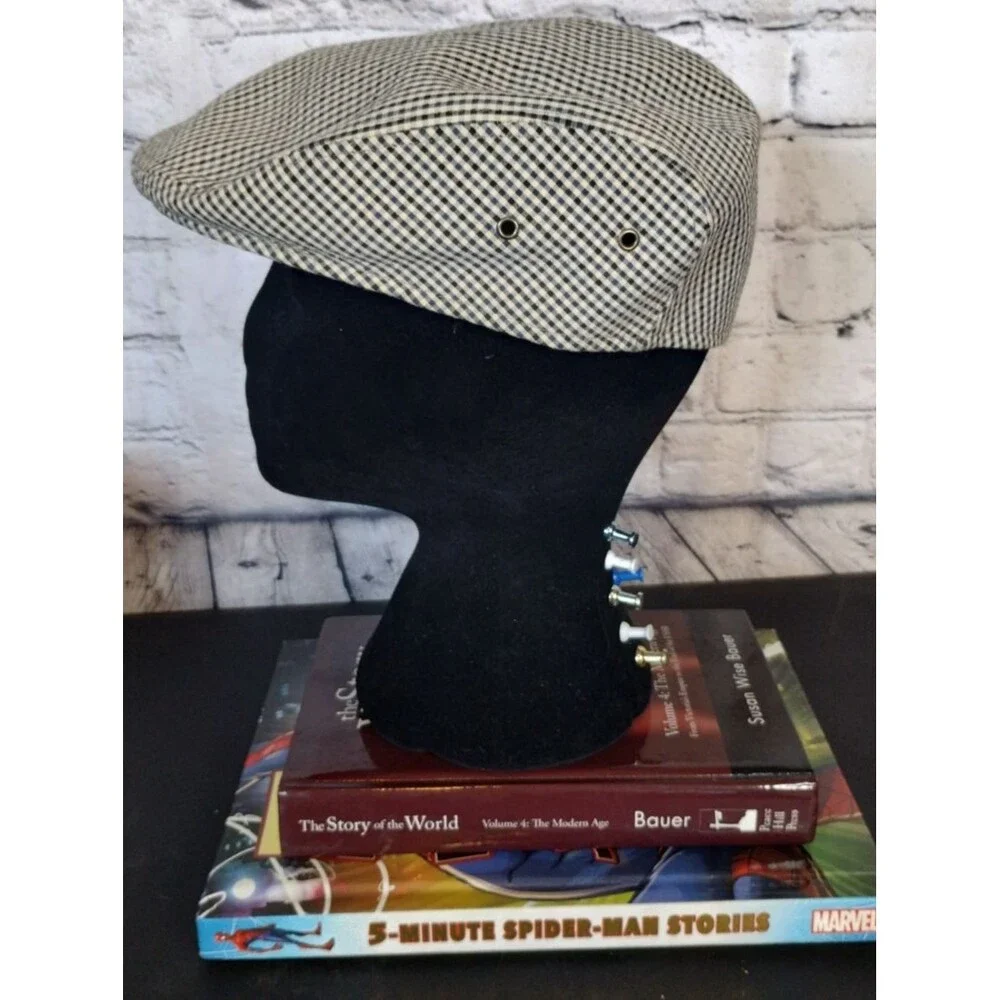 VTG Seifter Assoc. Large Brown and Black Plaid Newsboy Driver Cap Hat Italy Med